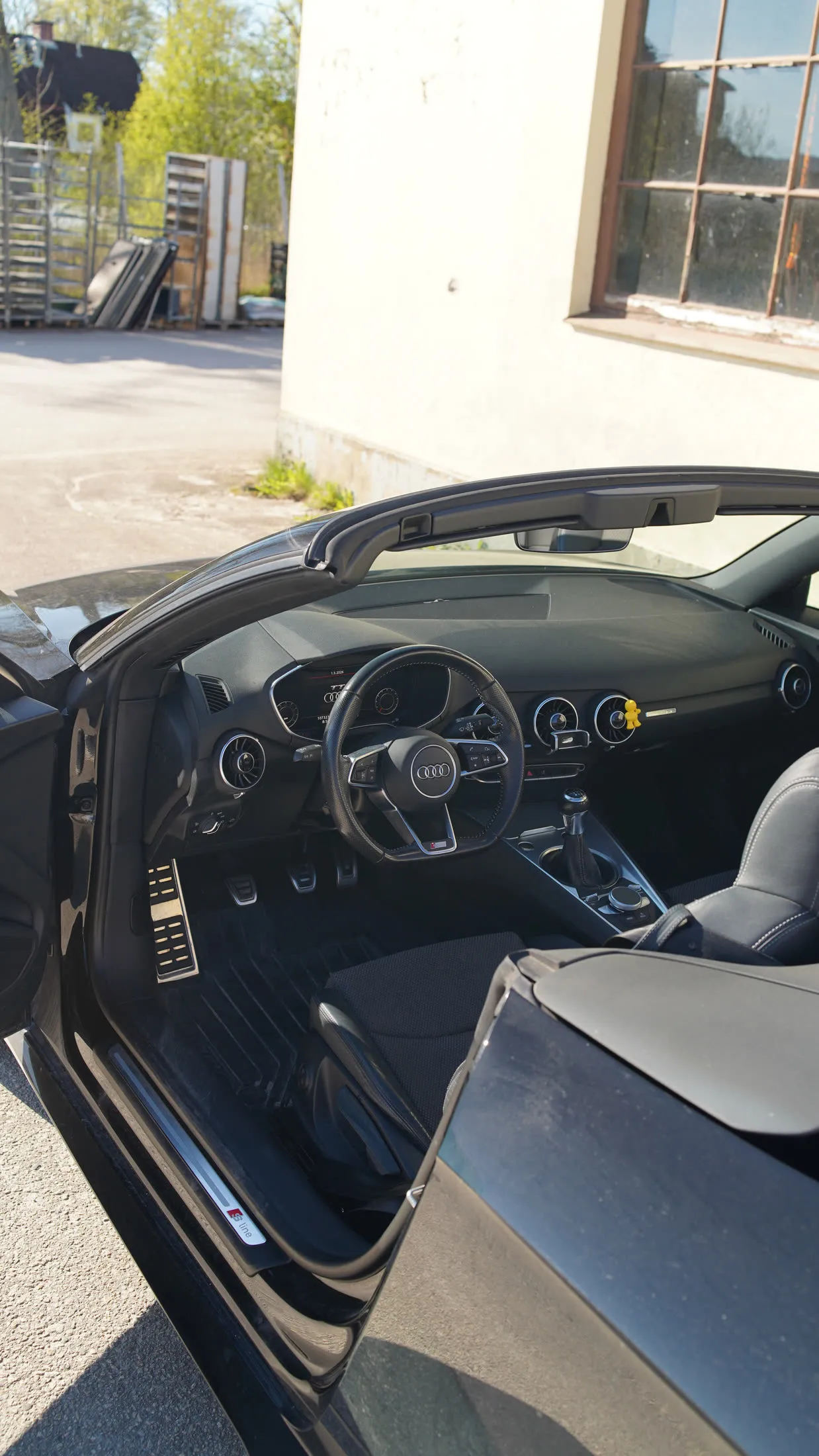 Dammfri och rengjord interiör i Audi TT